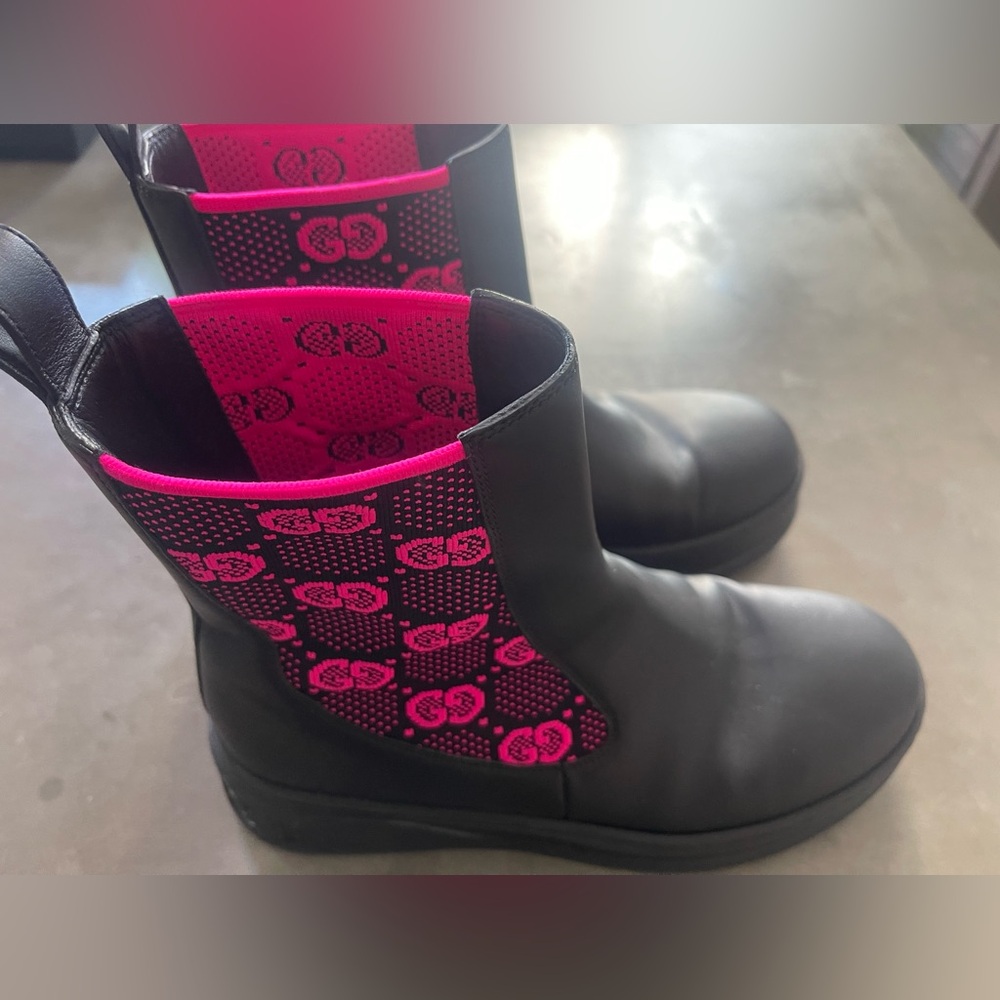 Gucci boots like new technical monogramm boot